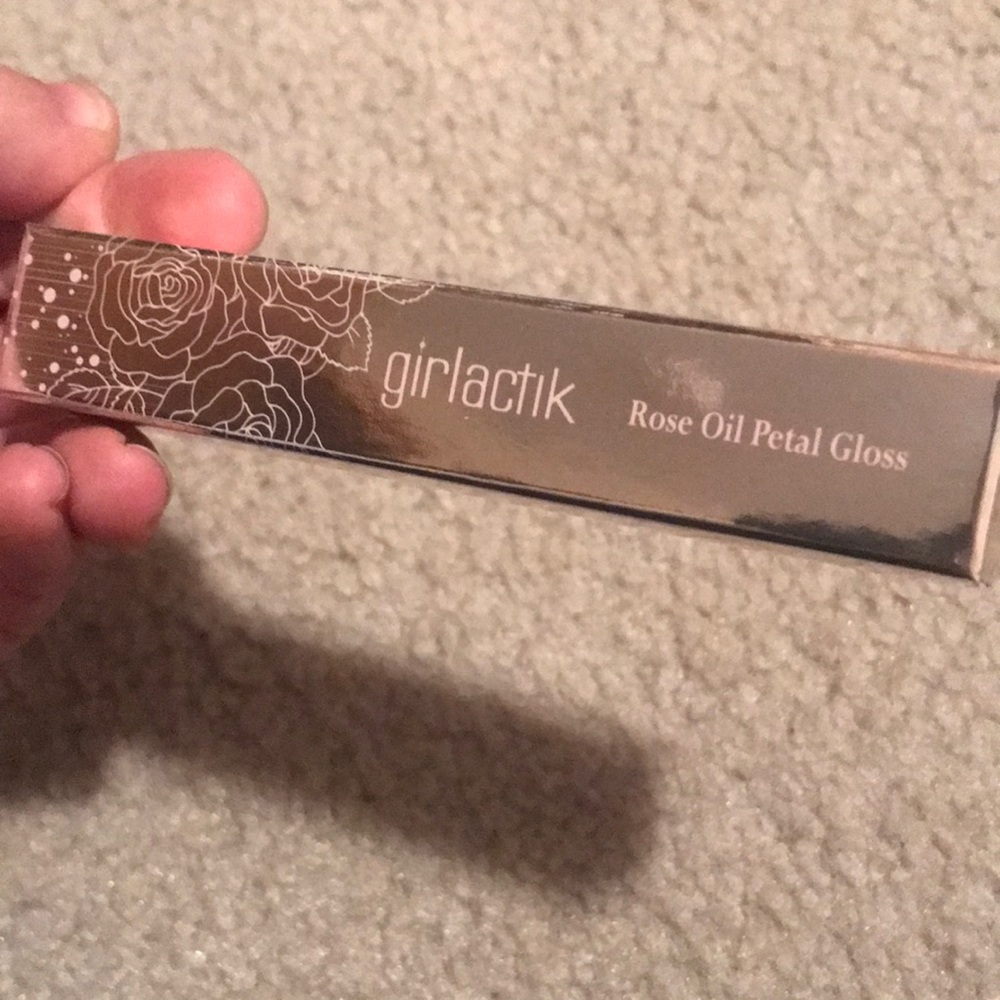 *brand new* Girlactik Rose Oil Petal Gloss